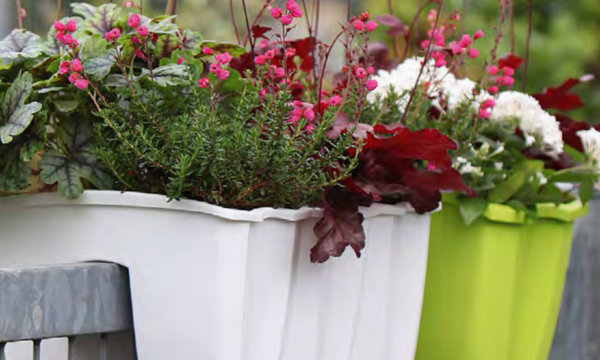 Crown railing planter