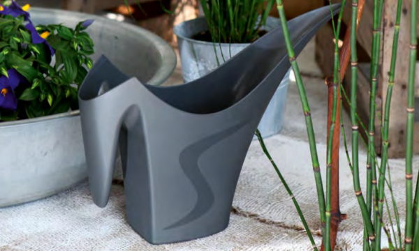 Flash indoor watering can